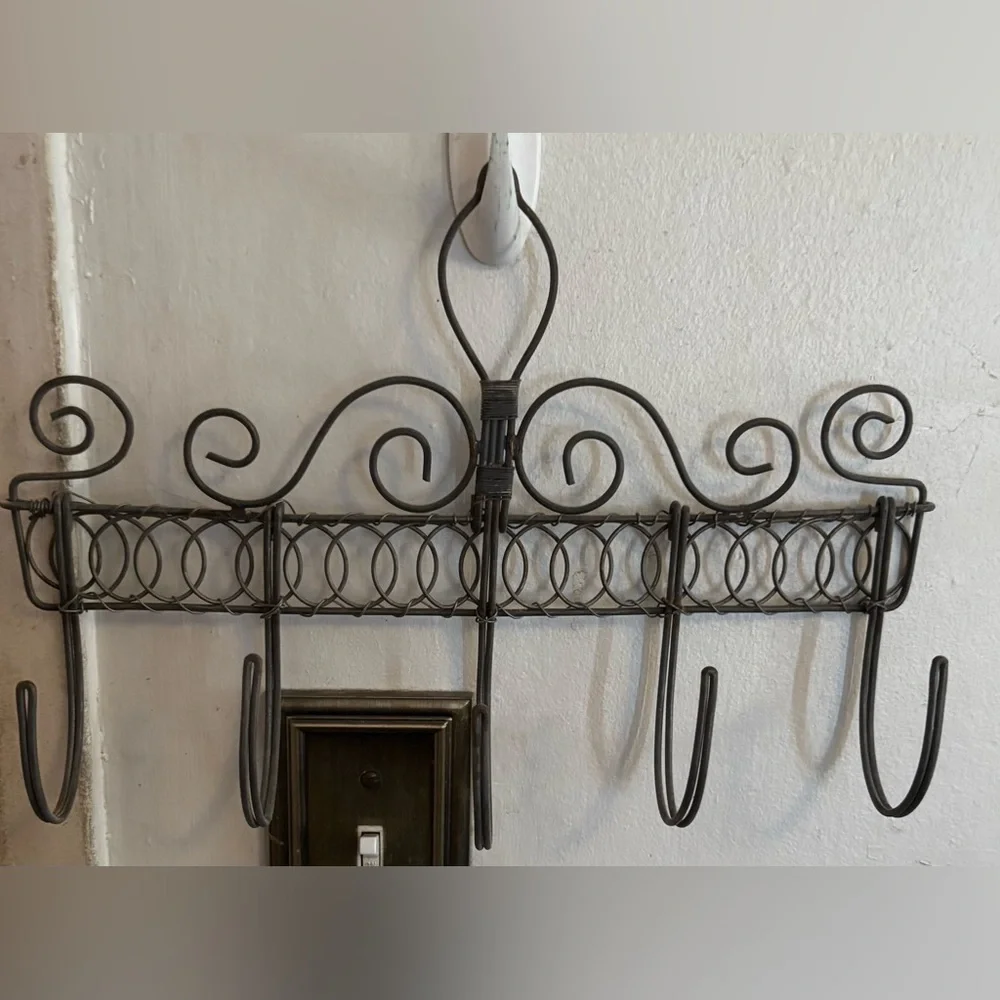 French/antique-vintage Iron Wrack 12”x8”